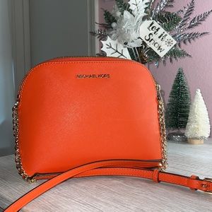 🧡NWOT🧡 Michael Kors Dome Satchel Crossbody with Gold Chain Accents